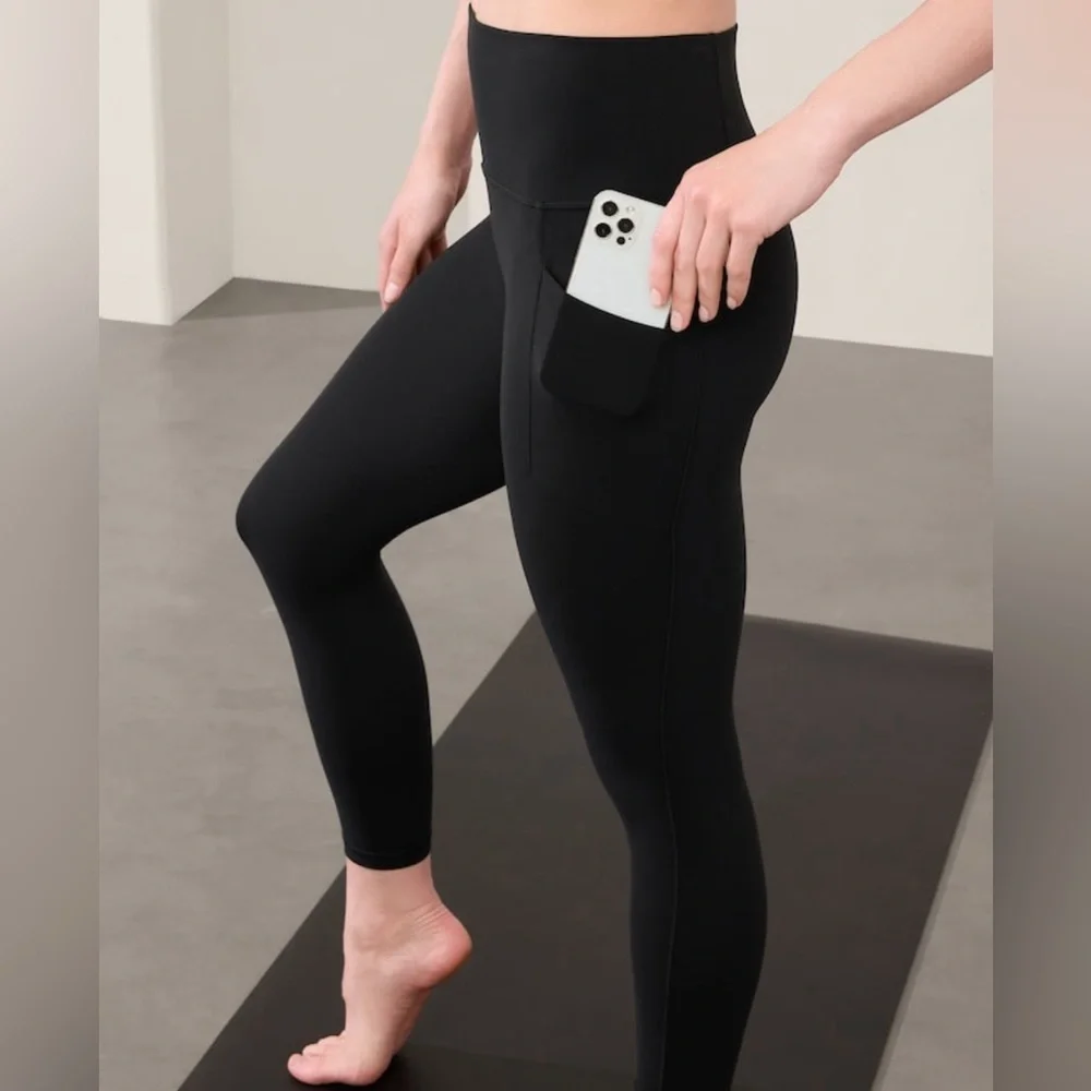 NWT Salutation Stash 7/8 Tight Size Large